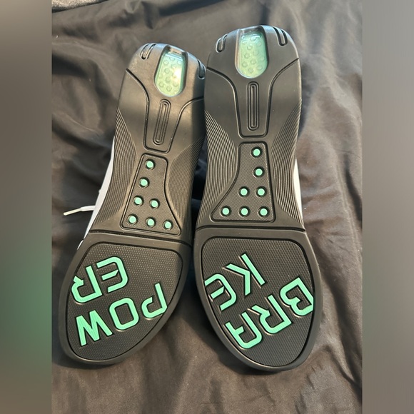 NEW PUMA MERCEDES BENZ AMG PETRONAS MOTORSPORT Size 11 with box no lid - Picture 4 of 10